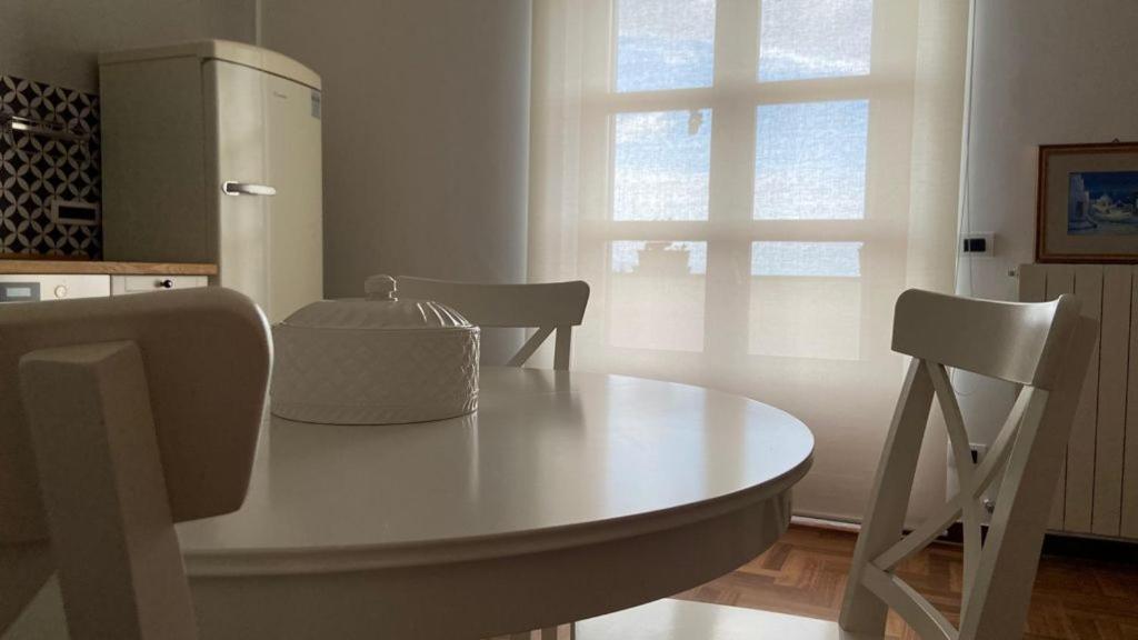Villa Rosella - Appartamento 1 - Con Piscina - A 150 M Dal Mare Casa Margherita Luaran gambar